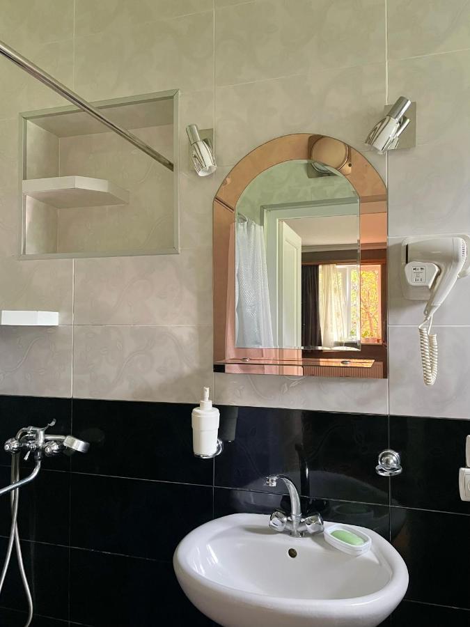 Hotel Piligrim Kazbegi Esterno foto