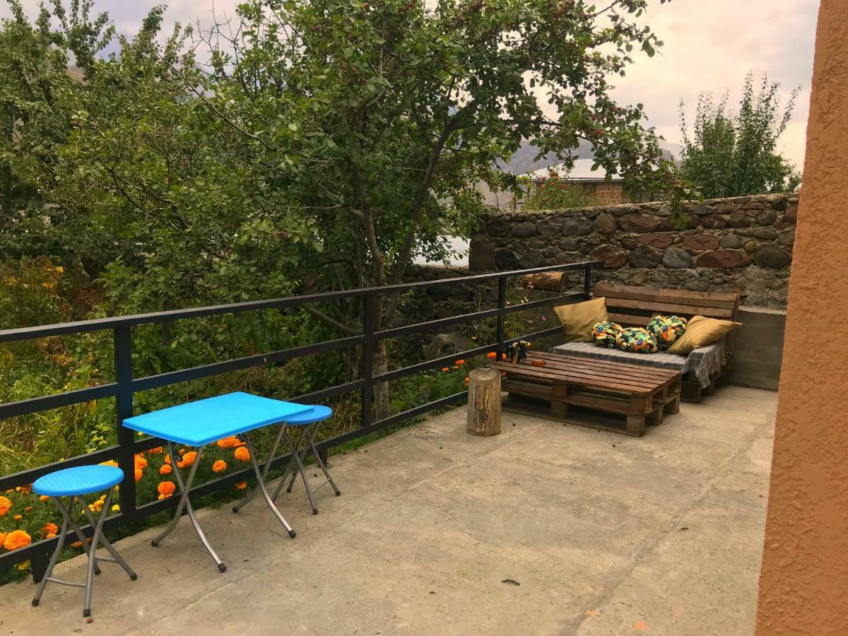 Hotel Piligrim Kazbegi Esterno foto